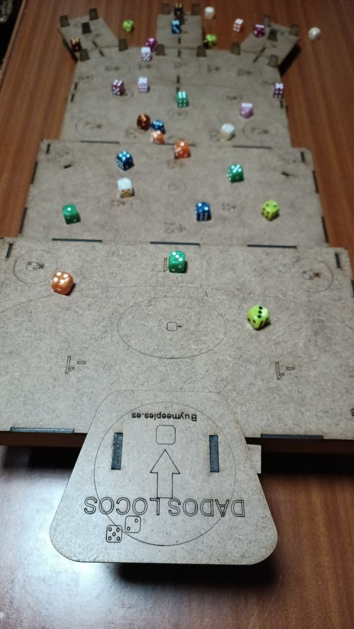 Dados locos 90x36 con dados para 8 jugadores v5